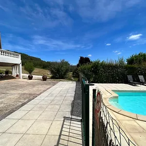 Rez De Piscine, 10 Personnes - Rêve De Papillon Et à L'étage, 5 Personnes - Nid D'étoiles, Il S'agit Bien De Deux Individuels Qui Sont Reliés Par Un Escalier Interne, Permet A Grande Famille De Louer Les Deux Appartement